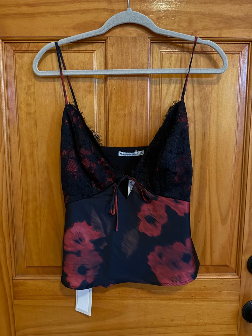 Abercrombie & Fitch black lace tie-front cami top in red floral medium NEW - Picture 2 of 8
